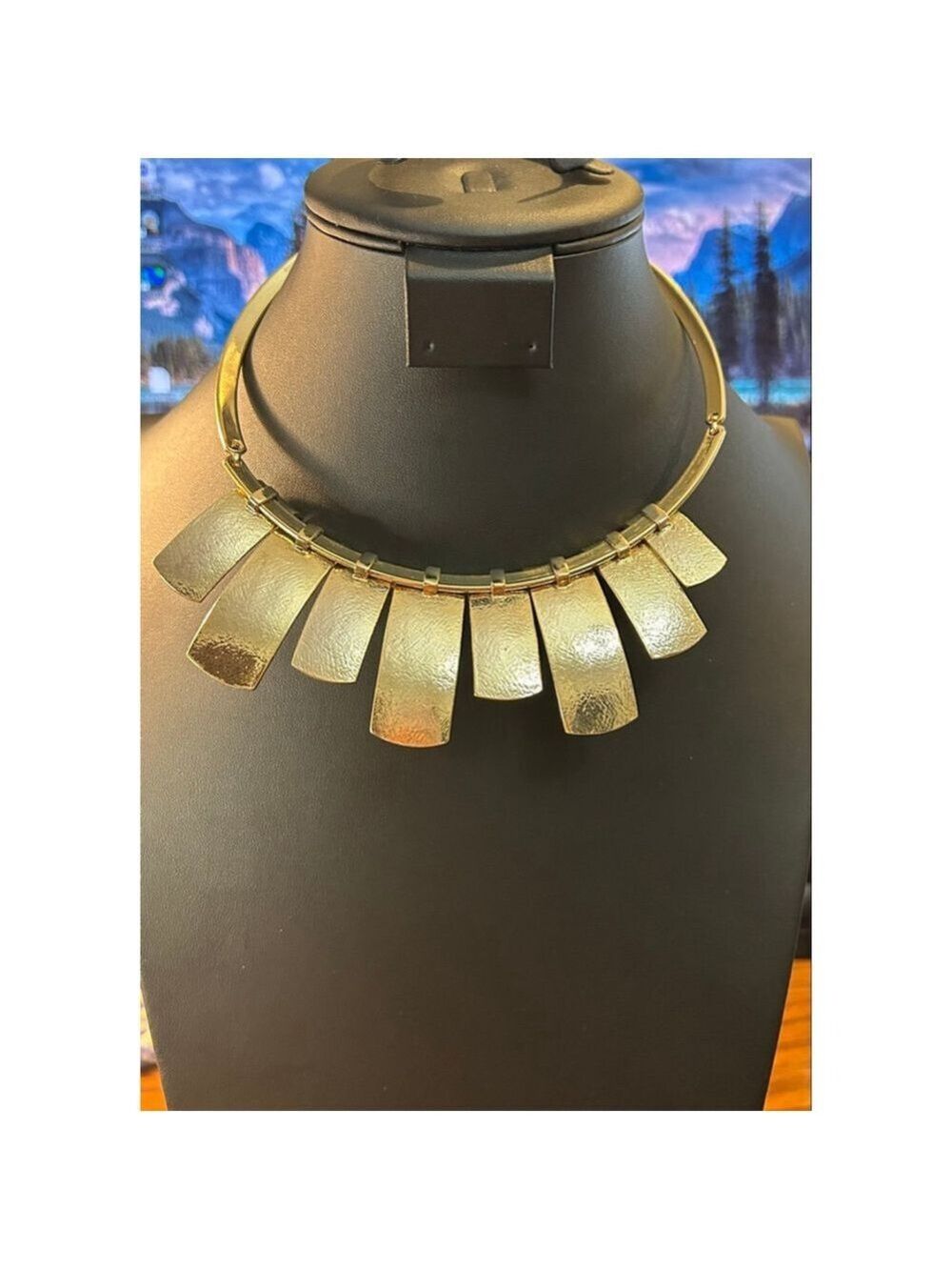 Women's Unbranded Gold Tone Statement Necklace choker
